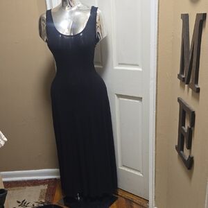 Black Sleeveless Scoop Neck Sheath Maxi Dress